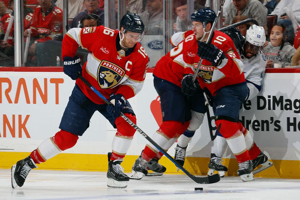 NHL rankkasi pudotuspelien parhaat pelaajat – suomalaisittain komeaa luettavaa