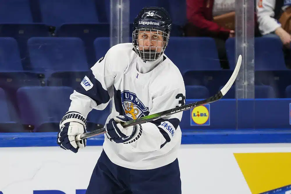 Pikkuleijonien ottelussa karmea tapaus – pelaajasta helpottava tieto Pikkuleijonien ottelussa karmea tapaus – pelaajasta helpottava tieto