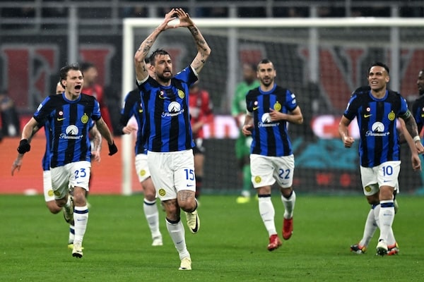 Internazionale voitti Derby della Madonninan ja varmisti historiallisen Italian mestaruuden Internazionale voitti Derby della Madonninan ja varmisti historiallisen Italian mestaruuden