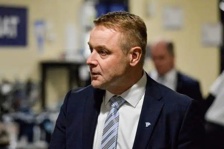 Naisleijonien päävalmentajan tilanne sai vahvistuksen