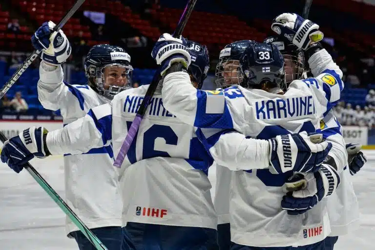 Naisleijonat otti murskavoiton