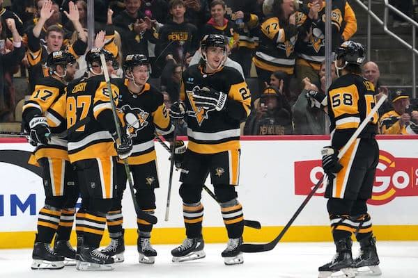 Antti Mäkinen järkyttyi, mitä todisti NHL-ottelussa Viaplaylla: ”Äkkiä kamera kauemmas”