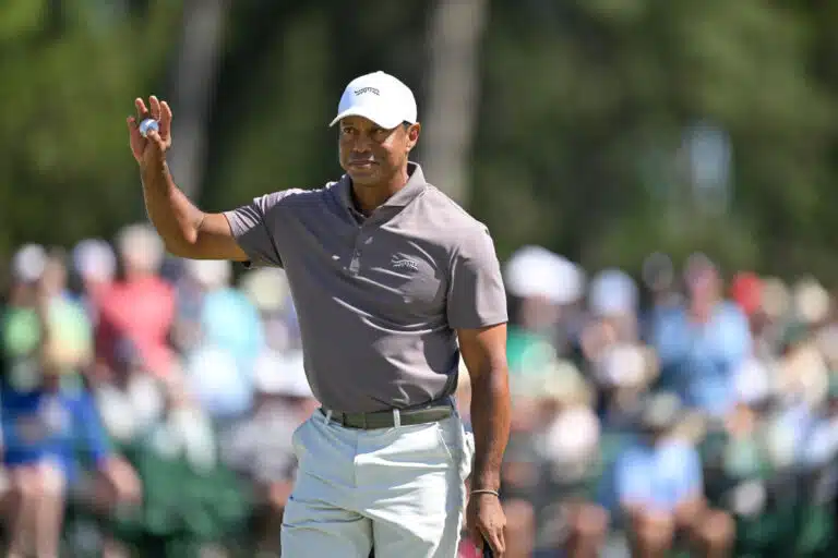 Golflegenda Tiger Woodsilla pahoja kouristuksia