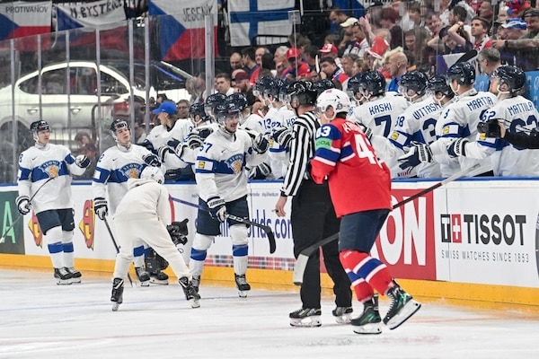 Suomalainen NHL-lupaus kerää kehuja - "Iso ja vahva mies" Suomalainen NHL-lupaus kerää kehuja – ”Iso ja vahva mies”