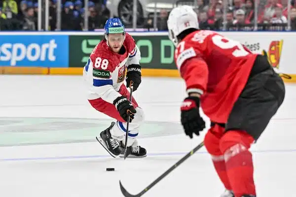 NHL-tähti tykitti Prahan huutomyrskyyn ja Tshekin maailmanmestariksi – Sveitsille jälleen raju pettymys