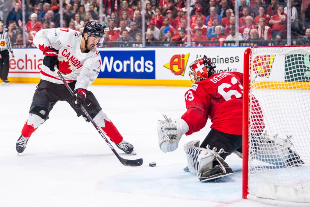 Kaiken likoon laittanut Kanadan pelaaja hämmästeli sveitsiläisfaneja Kaiken likoon laittanut Kanadan pelaaja hämmästeli sveitsiläisfaneja