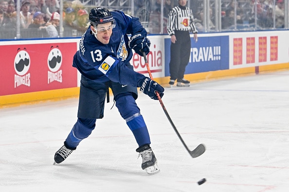 Leijonat puraisi näyttävästi pakkopullaa - Oliver Kapanen liekeissä Leijonat puraisi näyttävästi pakkopullaa – Oliver Kapanen liekeissä