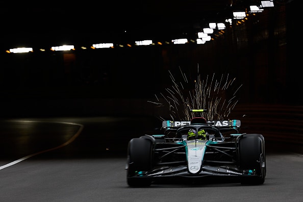 F1-toimittajien postiin putosi mystinen uutinen Lewis Hamiltonista - näin hän kommentoi kohuväitettä F1-toimittajien postiin putosi mystinen uutinen Lewis Hamiltonista – näin hän kommentoi kohuväitettä