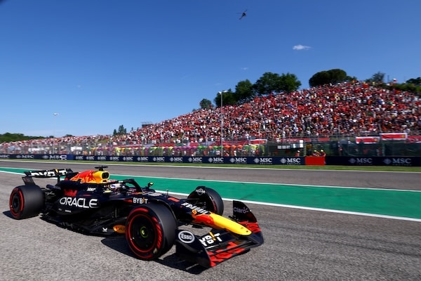 Max Verstappen kesti ahdistelun ja voitti taas - Ferrari muni ja Valtteri Bottas kävi vain osallistumassa Max Verstappen kesti ahdistelun ja voitti taas – Ferrari muni ja Valtteri Bottas kävi vain osallistumassa