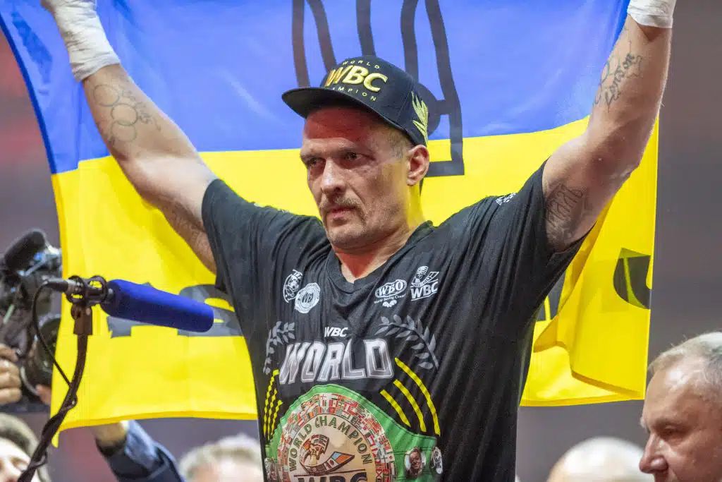 Oleksandr Usykista nyrkkeilyn raskaansarjan mestari – Tyson Furylta skandaalinkäryinen väite