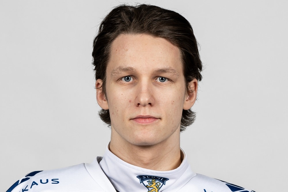 Leijonien MM-kisapelaaja vaihtaa seuraa Leijonien MM-kisapelaaja vaihtaa seuraa