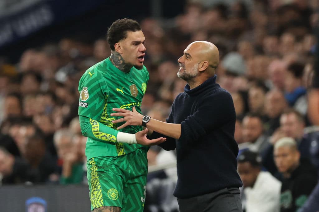 Manchester City tarrasi kiinni Valioliigan mestaruuteen – Cityn tähtipelaajan oli vaikea sulattaa vaihtoa Manchester City tarrasi kiinni Valioliigan mestaruuteen – Cityn tähtipelaajan oli vaikea sulattaa vaihtoa