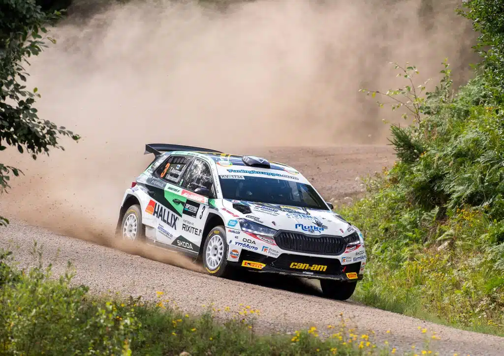 Teemu Asunmaa lyö faktat tiskiin rallin SM-sarjan huipennuksen alla: ”Ihmeitä pitää sattua”