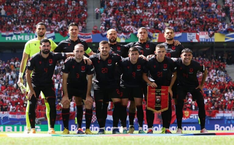 Albania lähti kotiin – valmentaja uhosi jo MM-kisapaikalla