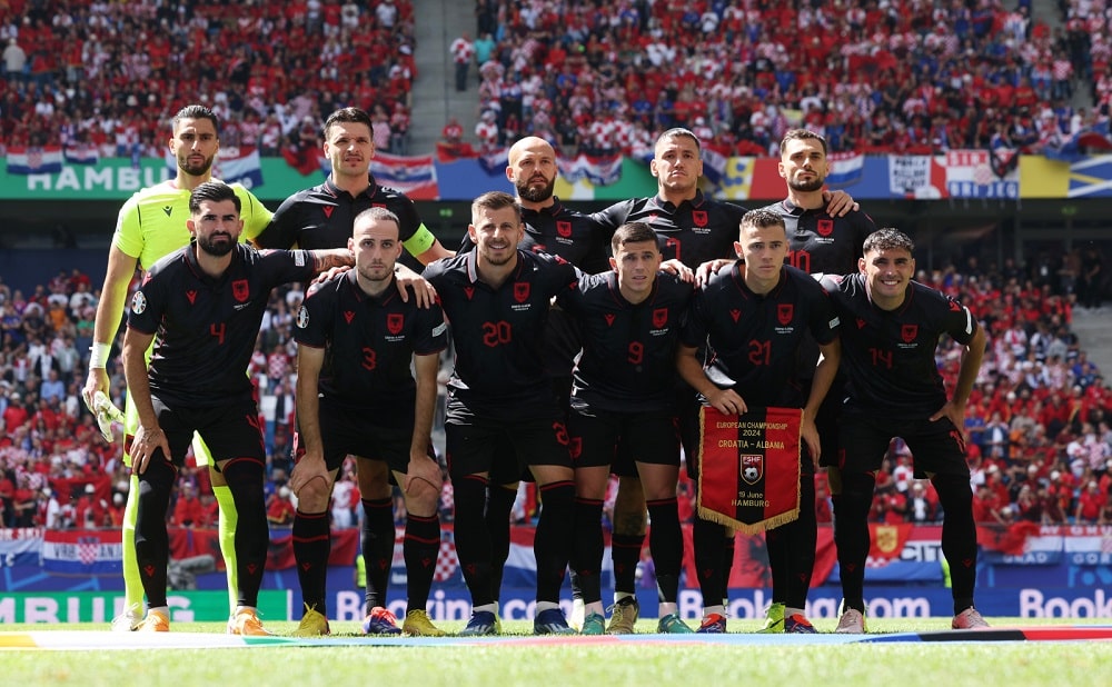 Albania lähti kotiin – valmentaja uhosi jo MM-kisapaikalla Albania lähti kotiin – valmentaja uhosi jo MM-kisapaikalla