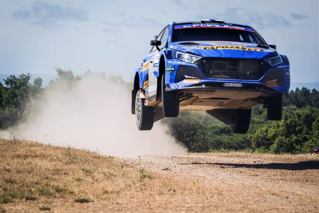 Suomalainen ralliässä odottaa innolla viikonlopun MM-rallia – ”Tämä on harvinaista herkkua”