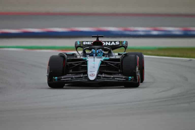 Max Verstappen pilasi McLaren-tähden kisan ja myös omansa – George Russell ajoi F1-kisan voittoon