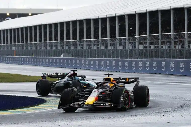 Max Verstappenille kova takaisku – luottomies lähtee lätkimään