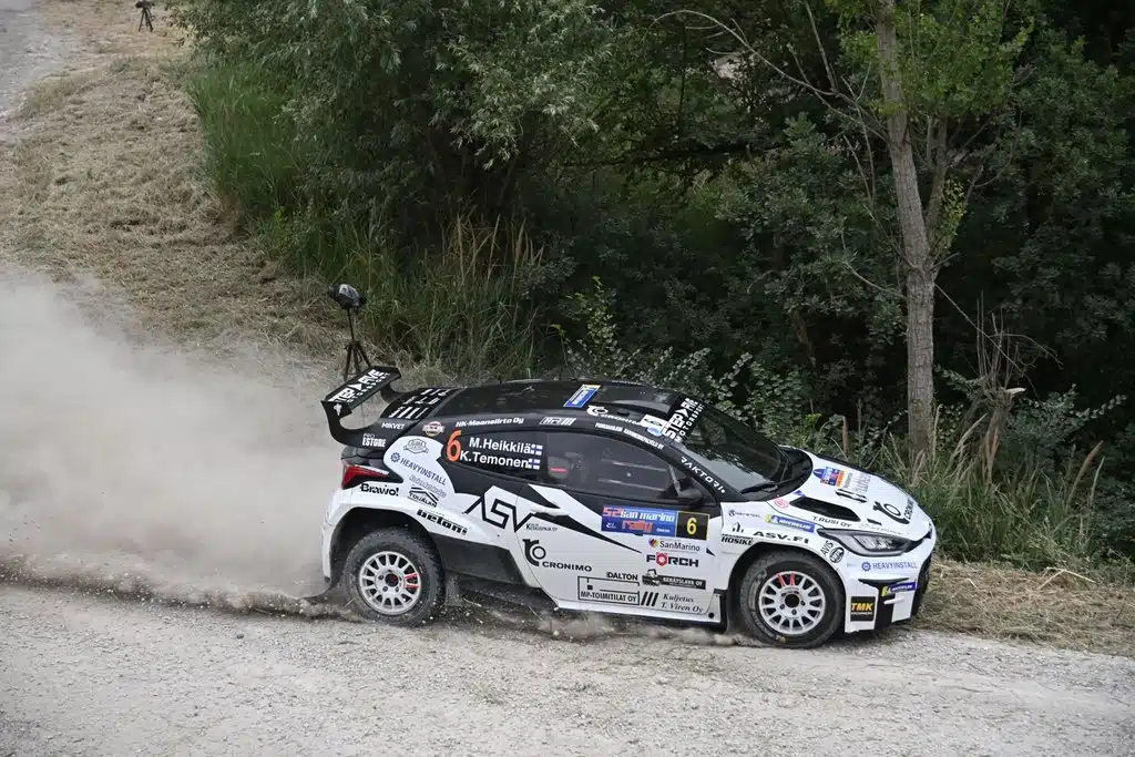 Suomalainen rallitähti voittoon maailmalla – ”Tämä oli hyvä tapa viettää juhannusta”