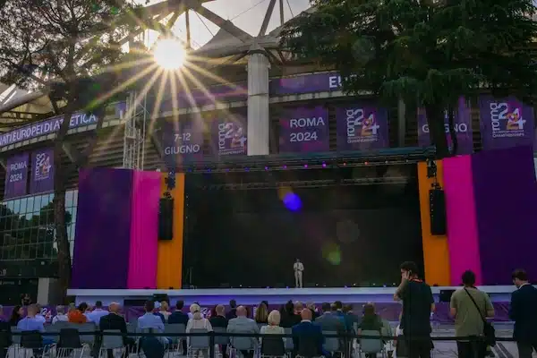 Yleisurheilun EM-kisoissa farssimaisia piirteitä