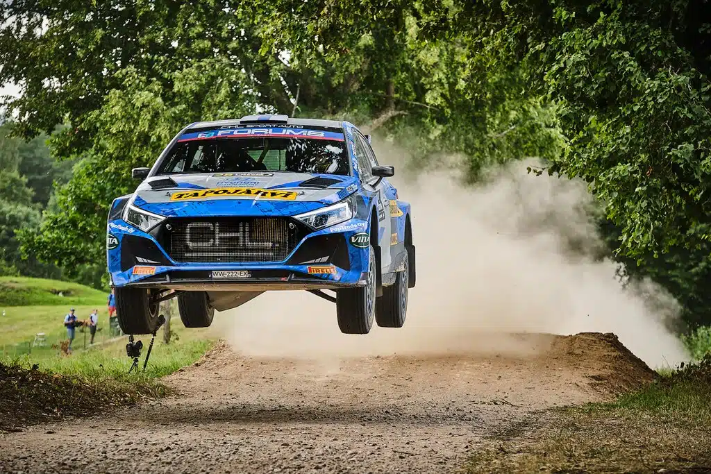 Tämä paikka sykähdyttää aina Suomen MM-rallissa – ”Tunnelman aistii auton sisälle”