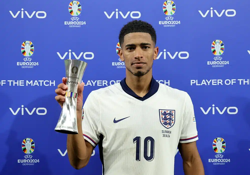 Englannin pelastaja Jude Bellingham antoi palaa roskapuheista Englannin pelastaja Jude Bellingham antoi palaa roskapuheista