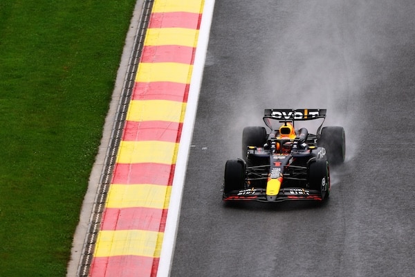 Max Verstappen nopein formula ykkösten aika-ajoissa, paalupaikka meni Ferrarille Max Verstappen nopein formula ykkösten aika-ajoissa, paalupaikka meni Ferrarille
