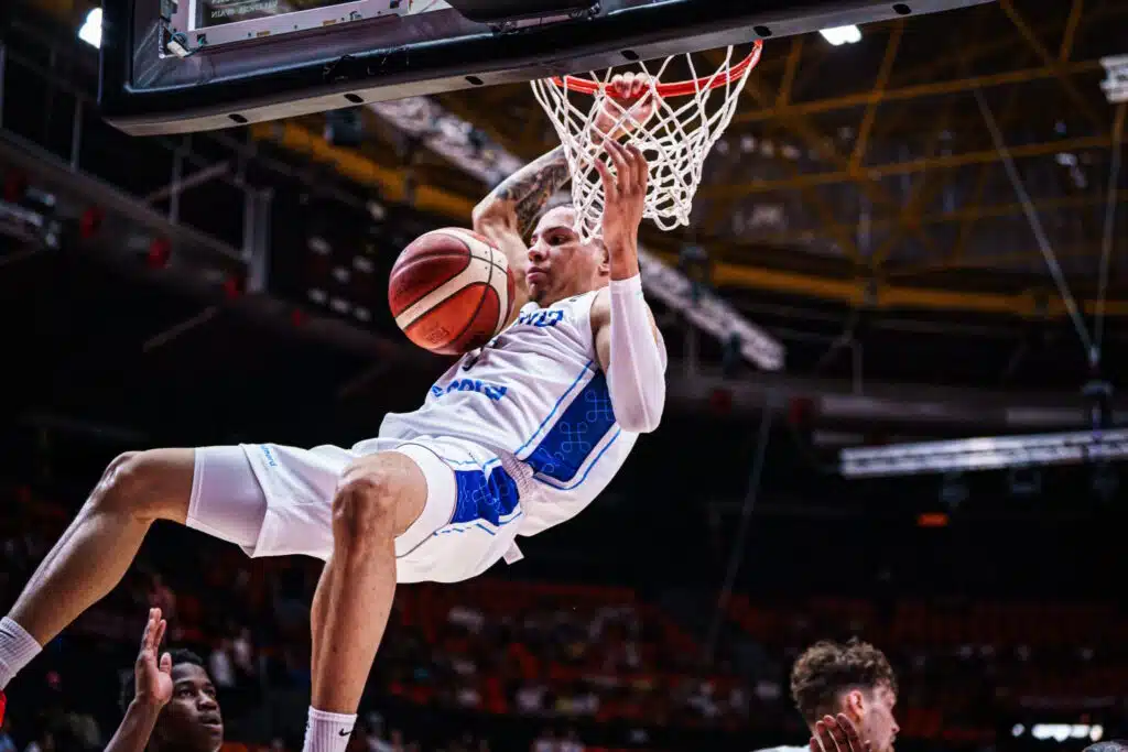 Susijengi kaatui NBA-pelaajien tähdittämälle Bahamalle