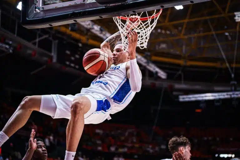 Susijengi kaatui NBA-pelaajien tähdittämälle Bahamalle