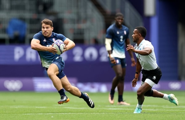 Lähes 70 000 katsojaa näki Ranskan voittavan olympiakultaa Stade de Francella