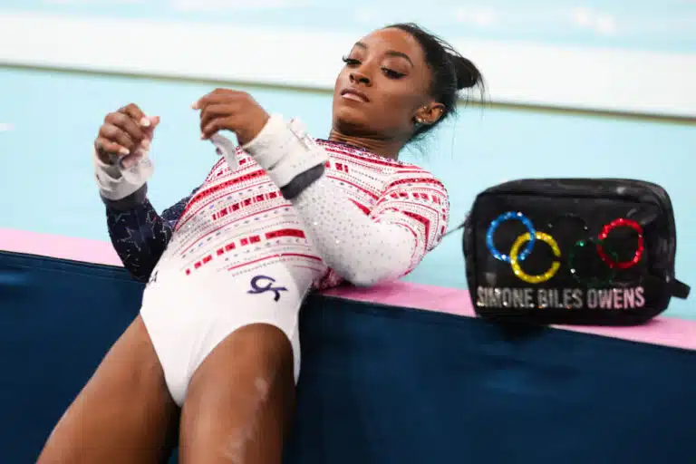 Simone Biles voitti taas kultaa – vitsaili vuohesta