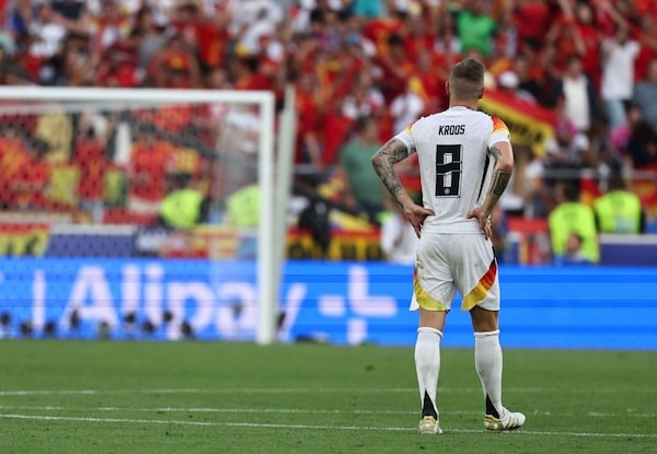 Päävalmentaja paljasti koskettavan hetken - näin Toni Kroos käyttäytyi rajun pettymyksen jälkeen Päävalmentaja paljasti koskettavan hetken – näin Toni Kroos käyttäytyi rajun pettymyksen jälkeen