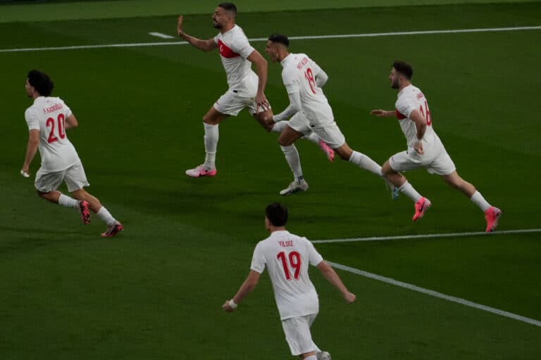Kapteeni palaa kehiin EM-kisoissa – Hakan Calhanoglu: ”Mikään ei ole meille mahdotonta”