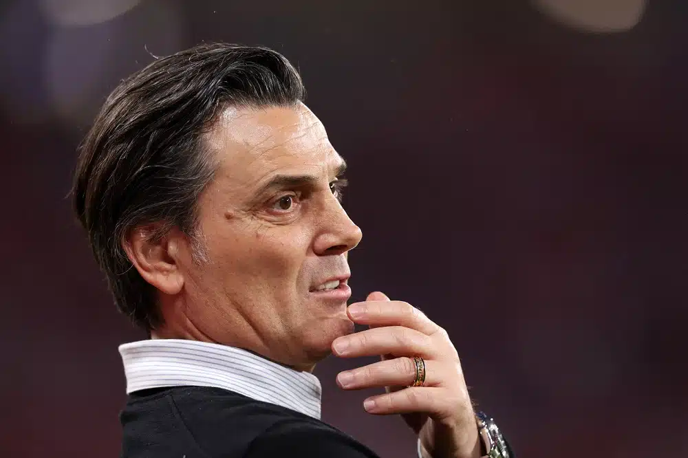 Turkin valmentaja pesi kasvonsa nöyryytyksen jälkeen Turkin valmentaja pesi kasvonsa nöyryytyksen jälkeen