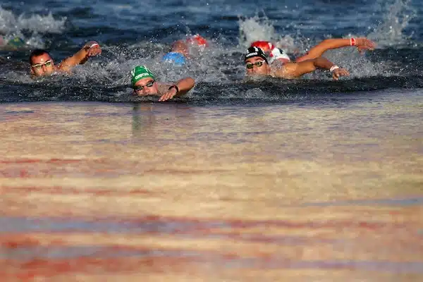 Perjantain ensimmäiset olympiamitalit on nyt jaettu – urheilijat ottivat riskin