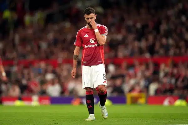 Manchester United pelastui viime hetkellä Manchester United pelastui viime hetkellä