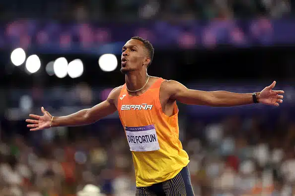 Historiallista senttipeliä kolmiloikkafinaalissa – finaali päättyi kosintaan