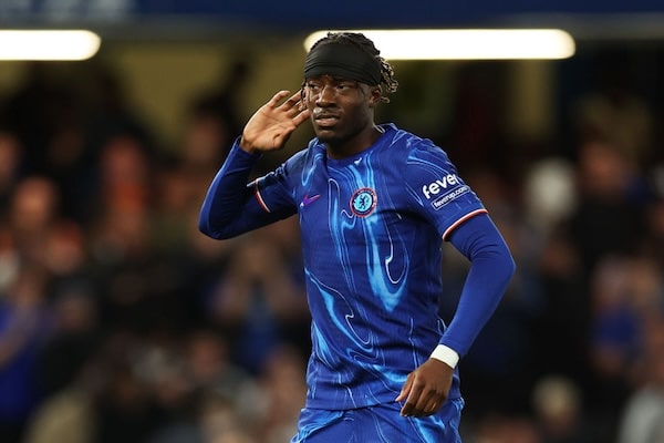 Chelsea tyri Valioliigassa, Newcastle peittosi Tottenhamin Chelsea tyri Valioliigassa, Newcastle peittosi Tottenhamin