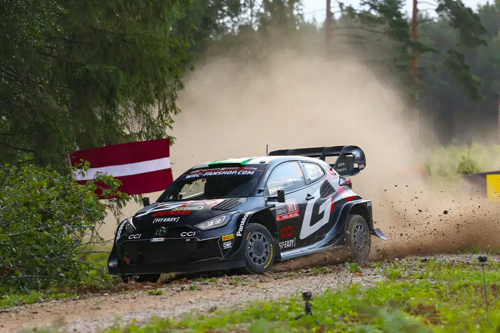 EK9: Toyota-tähdeltä upea repäisy – pisti pahasti Kalle Rovanperää pataan