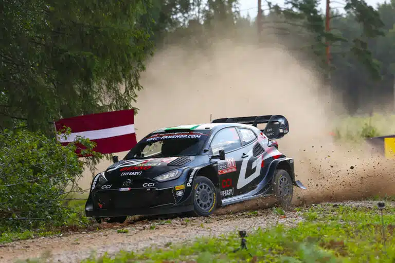 EK9: Toyota-tähdeltä upea repäisy – pisti pahasti Kalle Rovanperää pataan