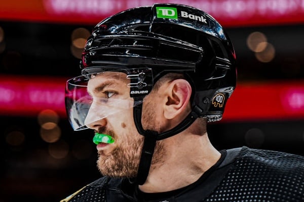 NHL-seura hankki yli 1000 ottelun konkarin
