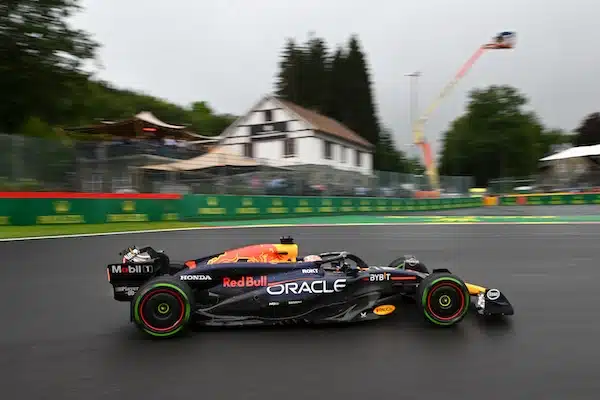 Max Verstappen on ottamassa Lando Norrisista niskalenkkiä