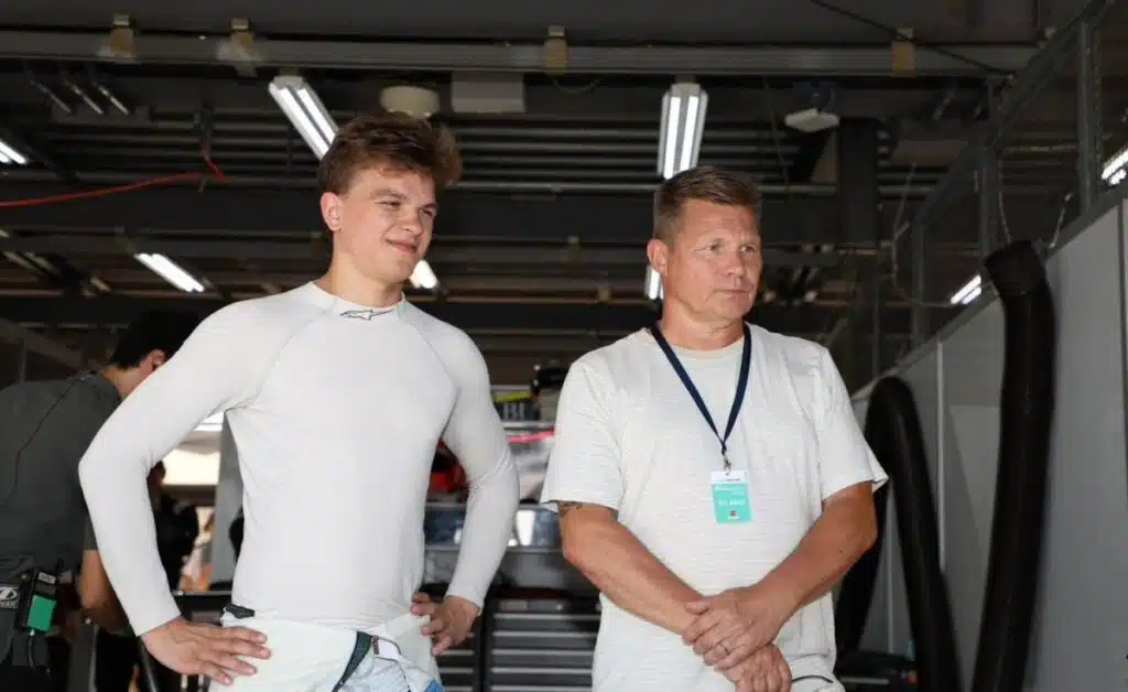 Suomalaislupaus Mika Salon oppiin