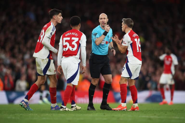 Arsenal ja Liverpool tasapeliin – tuomarin ratkaisu nostatti raivon