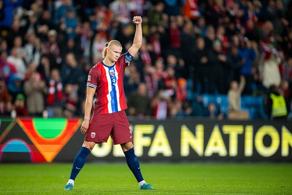 Erling Haaland tykitti historiaa - ikivanha ennätys on nyt rikottu Erling Haaland tykitti historiaa – ikivanha ennätys on nyt rikottu