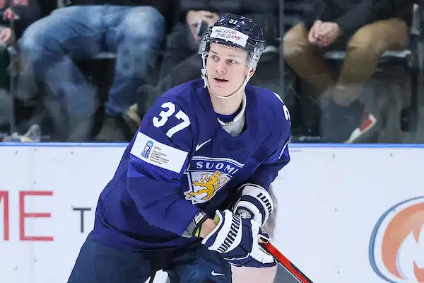 Huippulupaus Joakim Kemell on tekemässä NHL-debyyttinsä