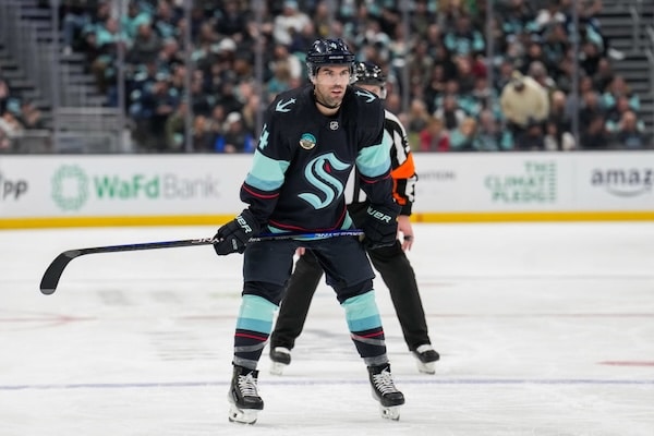 Kaksinkertainen NHL-mestari purki sopimuksensa ja lopetti uransa Kaksinkertainen NHL-mestari purki sopimuksensa ja lopetti uransa