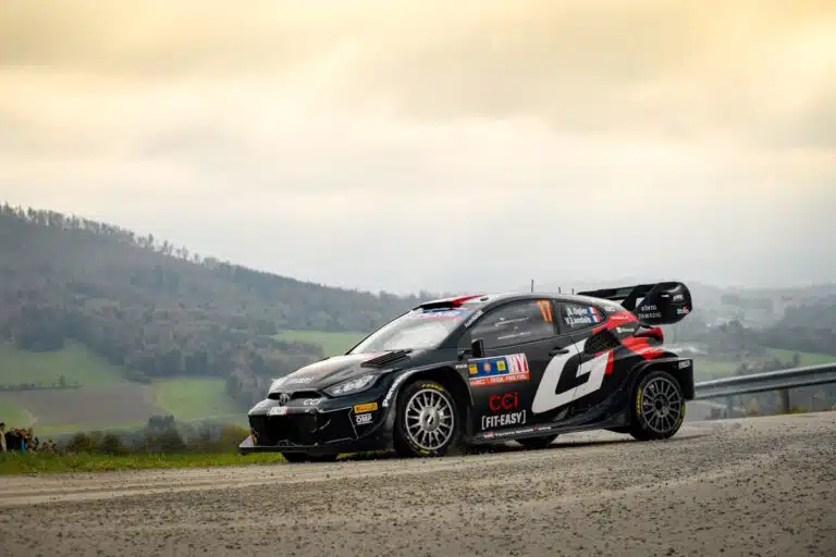 EK17: Huimaa draamaa – Sebastien Ogier joutui keskeyttämään