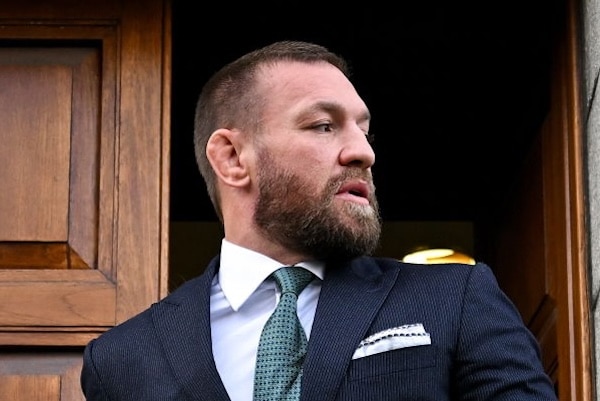 Supertähti Conor McGregor raiskasi naisen ja kuristi uhriaan Supertähti Conor McGregor raiskasi naisen ja kuristi uhriaan