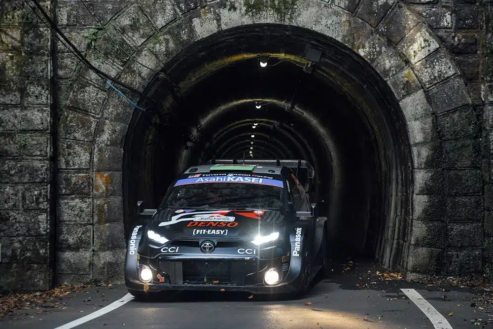 Ott Tänak karkuteillä – Toyota-kuski romahti (ek15)